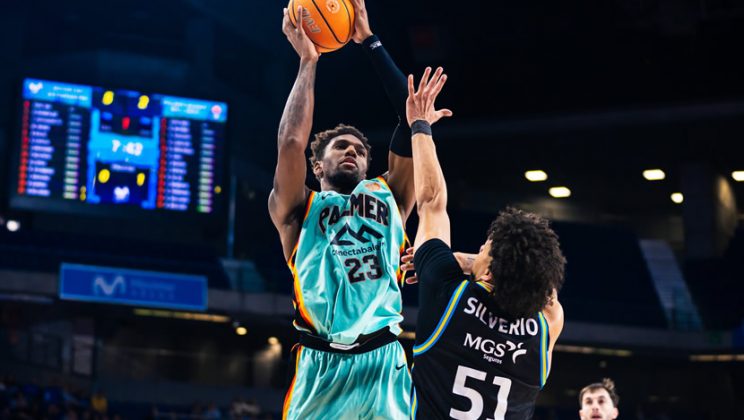 El Palmer Basket roza el triunfo ante el Movistar Estudiantes en un enfrentamiento de extrema paridad