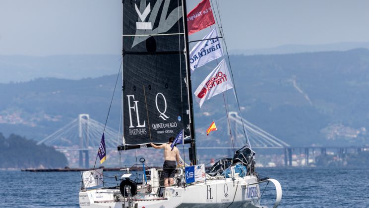 Tom Dolan conquista Vigo y gana la primera etapa de La Solitaire du Figaro Paprec