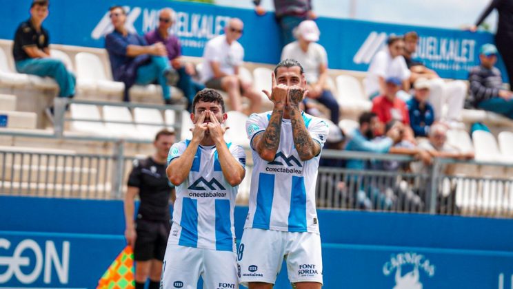 ¡Drama, expulsión y delirio en el 85’! El Atlético Baleares sobrevive a un susto monumental y está en la final del playoff