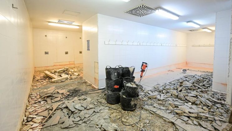 El IME inicia las obras de reforma del vestuario masculino de la tercera planta de Son Moix con una inversión de más  de 35.000 euros