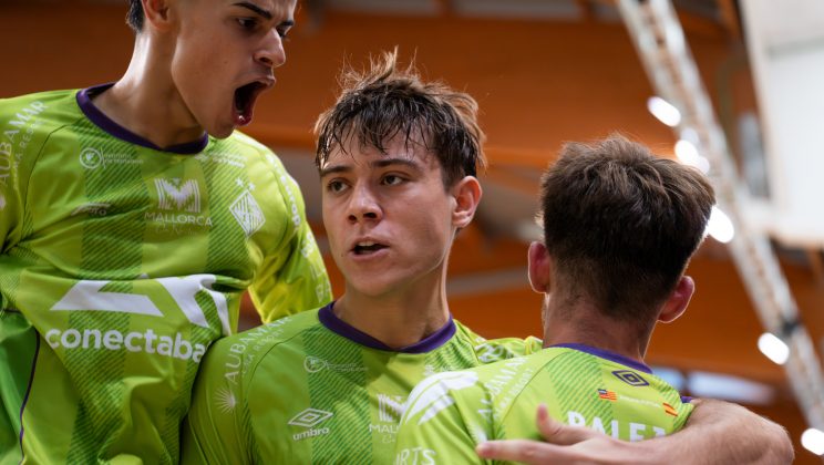 El filial se adelanta en la final del ascenso (2-1)
