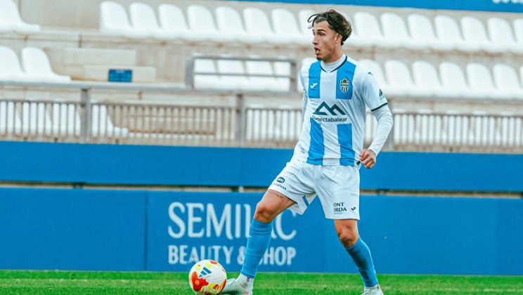 Iván López renueva con el CD Atlético Baleares hasta 2028