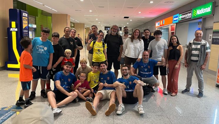 EL SANTJOSEP.NET RECIBE EL HOMENAJE DE IBIZA TRAS SU VUELTA A LA ÉLITE NACIONAL