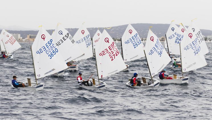 El 62º Gran Día de la Vela – Bufete Frau entra en su fase decisiva tras una jornada de máxima exigencia táctica