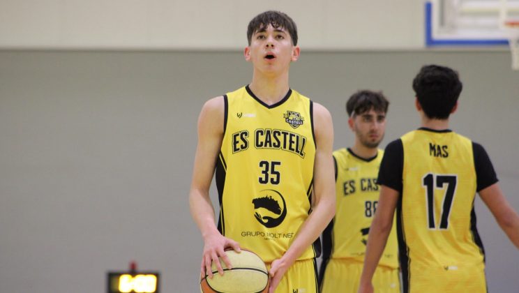 Marc Cardona, segundo jugador vinculado con el primer equipo