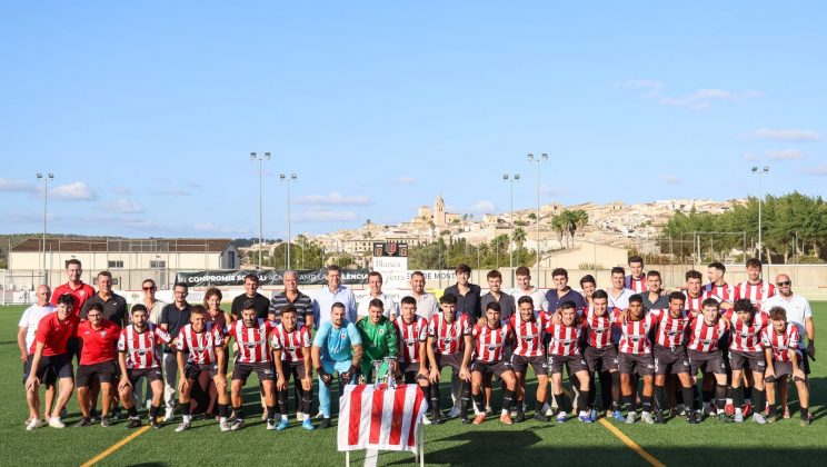 El presidente Galmés asiste a la presentación oficial de la plantilla del Athletic Club de Montuïri