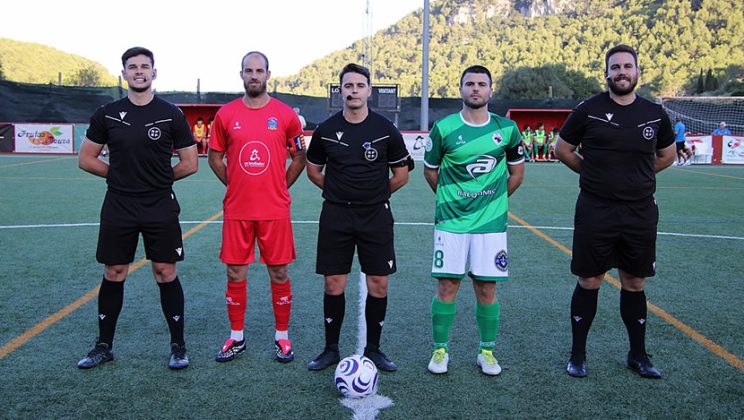 División de Honor Mallorca. El Son Cladera resiste con diez, pero el Esporles rescata un punto