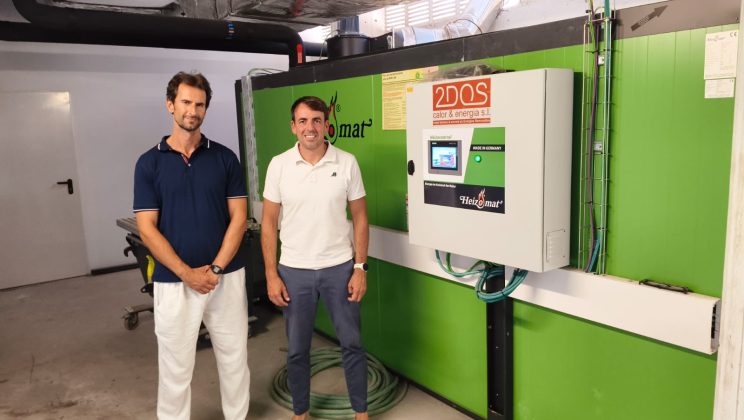La caldera de biomassa instal·lada al Centre de Tecnificació Esportiva de les Illes Balears per escalfar les seves piscines ja es troba operativa