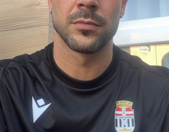 Fran Redondo: «Ante el Mallorca tenemos que hacer muchas cosas bien y, sobre todo, no encajar rápido»