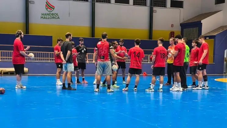 EL BALONMANO MALLORQUÍN SE VISTE DE GALA: DERBI EN LA SALLE D’ES PONT D’INCA