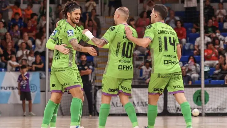 Pleno al quince, liderato y mejor inicio en la historia del club (7-3)