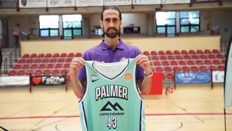 Joan Sastre, presentado como jugador del Palmer Basket en un acto que ya es historia del baloncesto mallorquín