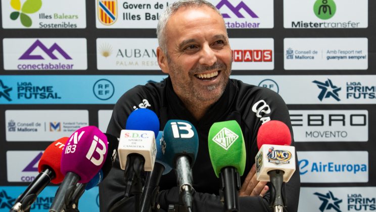 Antonio Vadillo: «Tenemos que hacernos con el control del partido y eso va a ser difícil»