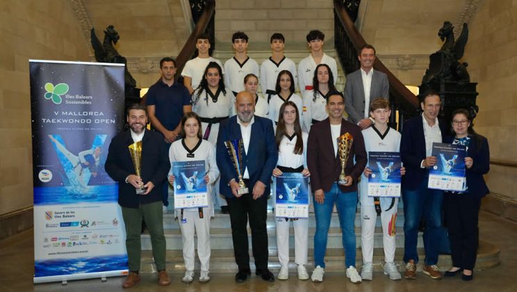 El alcalde presenta la V edición del Ciutat de Palma de Taekwondo, que reunirá el próximo 17 de octubre a cerca de 800 deportistas en el Velòdrom Illes Balears